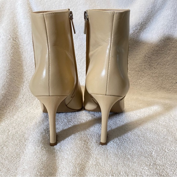 Vince Camuto Nashville Elegant Pointy Toed Leather Boot Cream Side Zip 7 NWOT - Picture 5 of 7